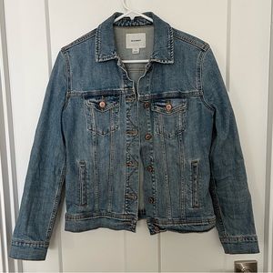 Fitted women’s denim jacket